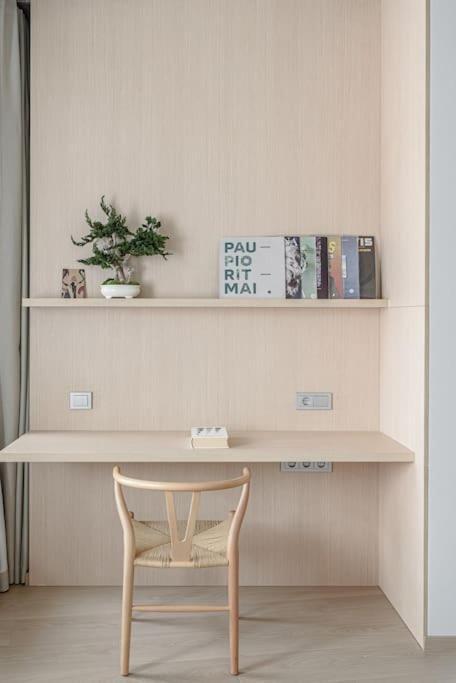 Апартаменты Cozy Japanese Oasis With Balcony, Gramophone, Netflix Вильнюс Экстерьер фото