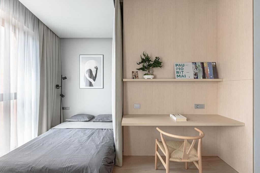 Апартаменты Cozy Japanese Oasis With Balcony, Gramophone, Netflix Вильнюс Экстерьер фото